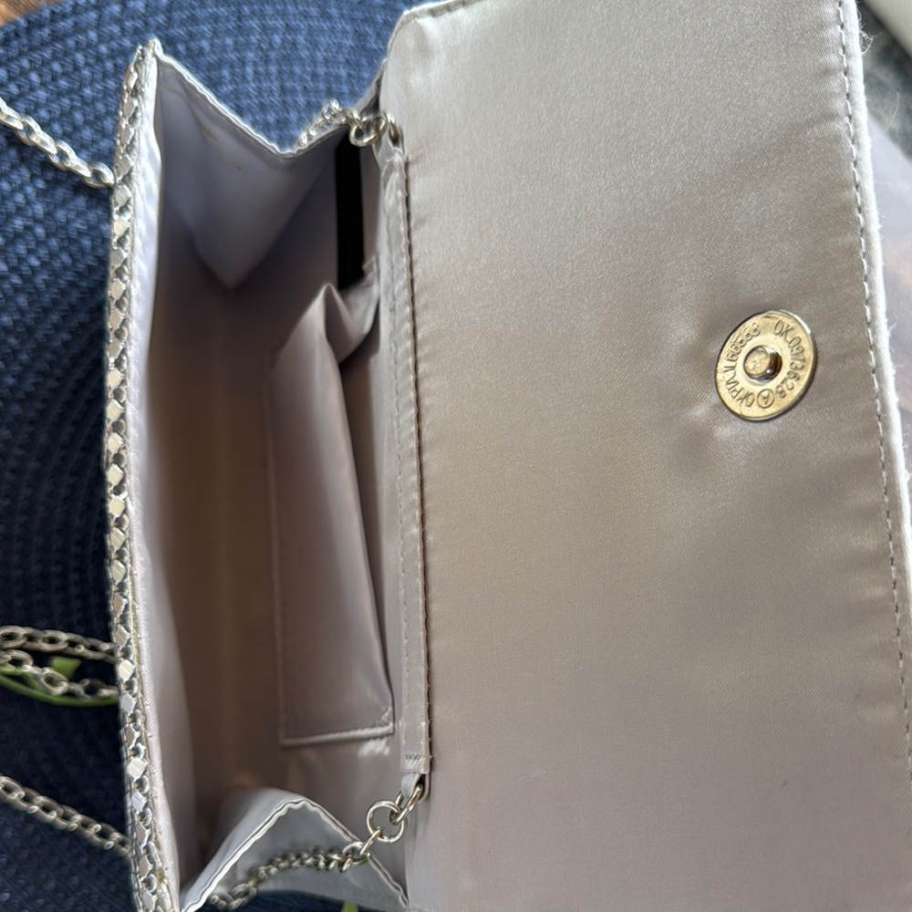 Silver Chainmail Clutch With Versatile Strap - image 3